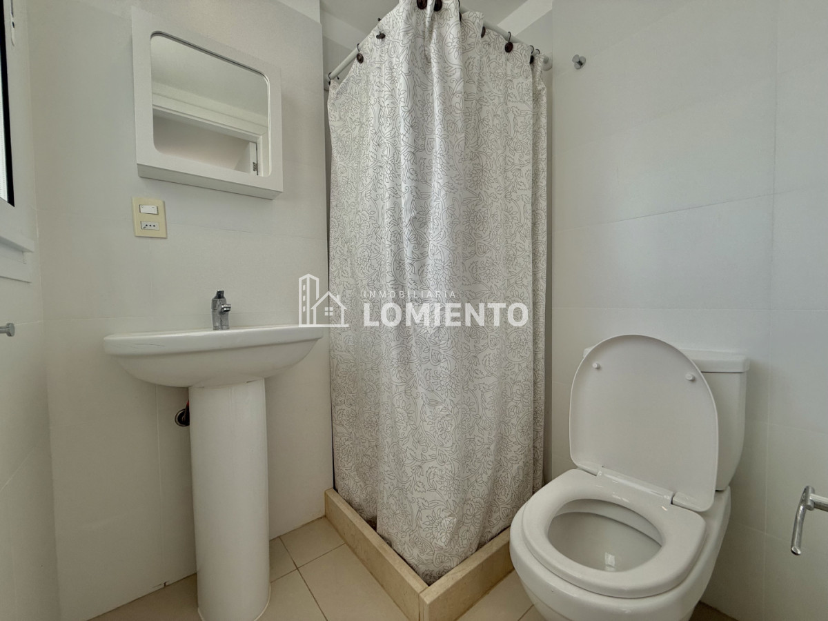 Apartamento ID.1804 - Venta apartamento 2 dormitorios y servicio Edificio Horizonte 