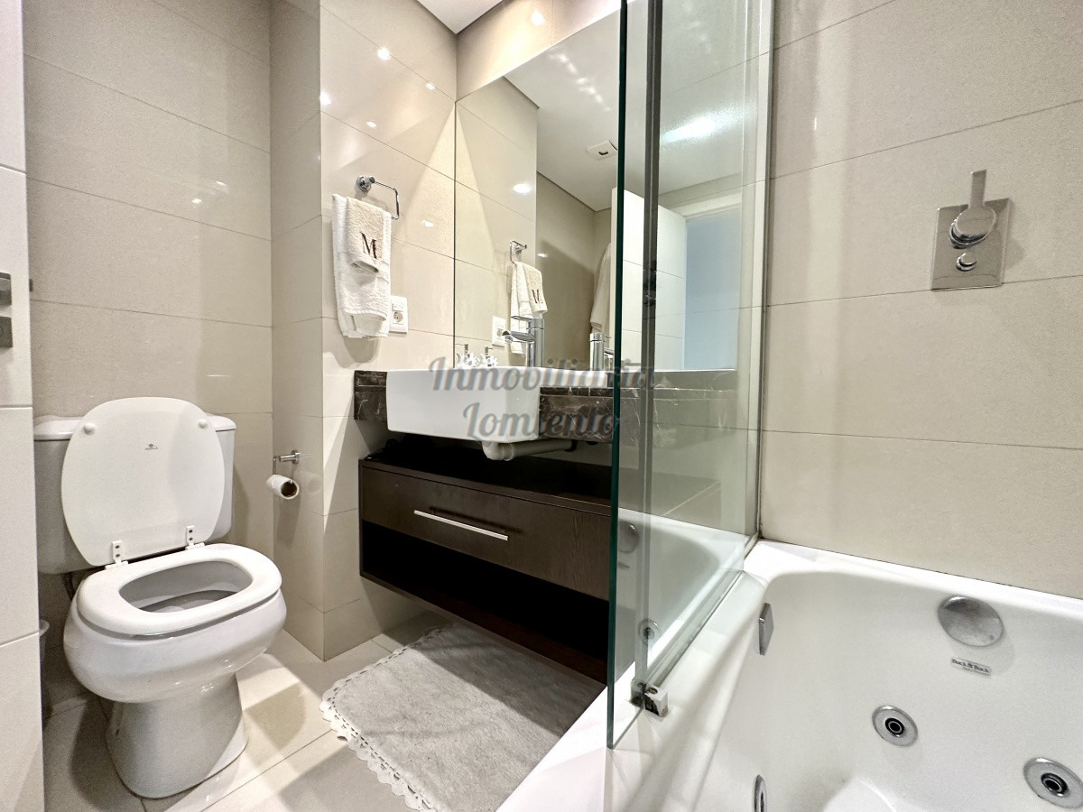 Apartamento ID.1395 - Venta- alquiler temporada apartamento 2 dormitorios con vista al mar Edificio Cruceros