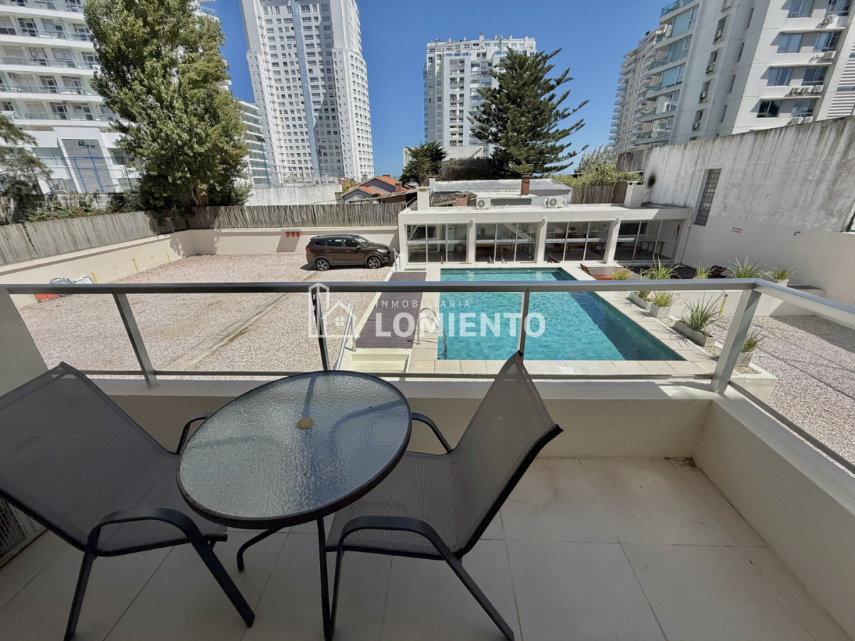 Apartamento ID.1516 - Alquiler temporada monoambiente con terraza Playa Mansa 