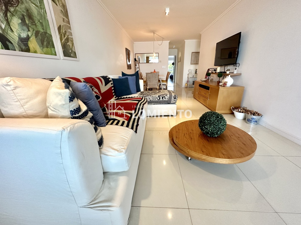 Apartamento ID.1395 - Venta- alquiler temporada apartamento 2 dormitorios con vista al mar Edificio Cruceros