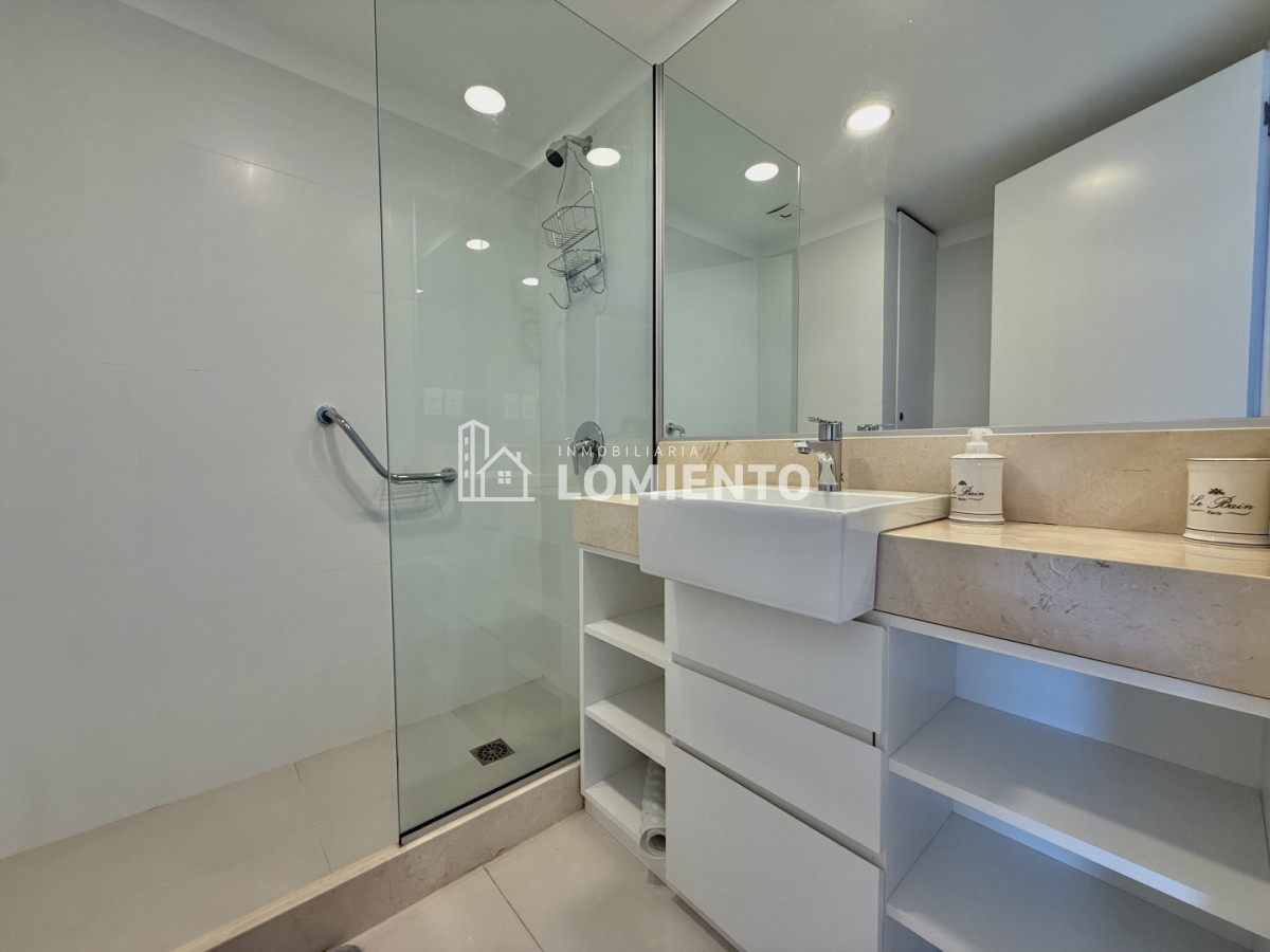 Apartamento ID.1804 - Venta apartamento 2 dormitorios y servicio Edificio Horizonte 