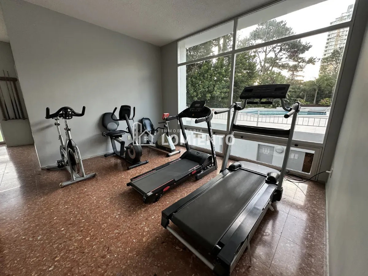 Apartamento ID.1826 - Venta- alquiler anual amplio apartamento de 1 dormitorio Torre Punta del Este
