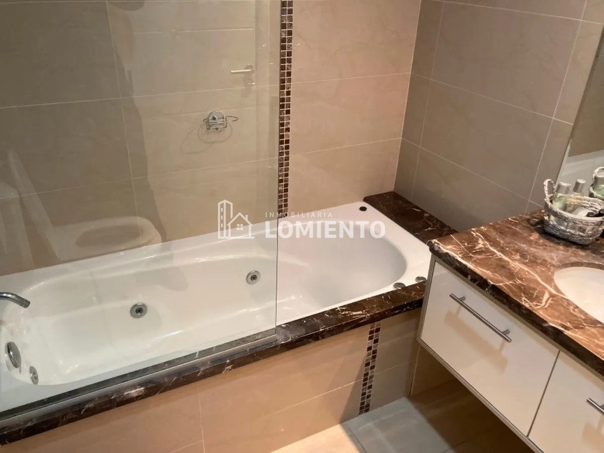 Apartamento ID.258 - Alquiler anual-temporada 2 dormitorios y servicio, edificio Casino Tower