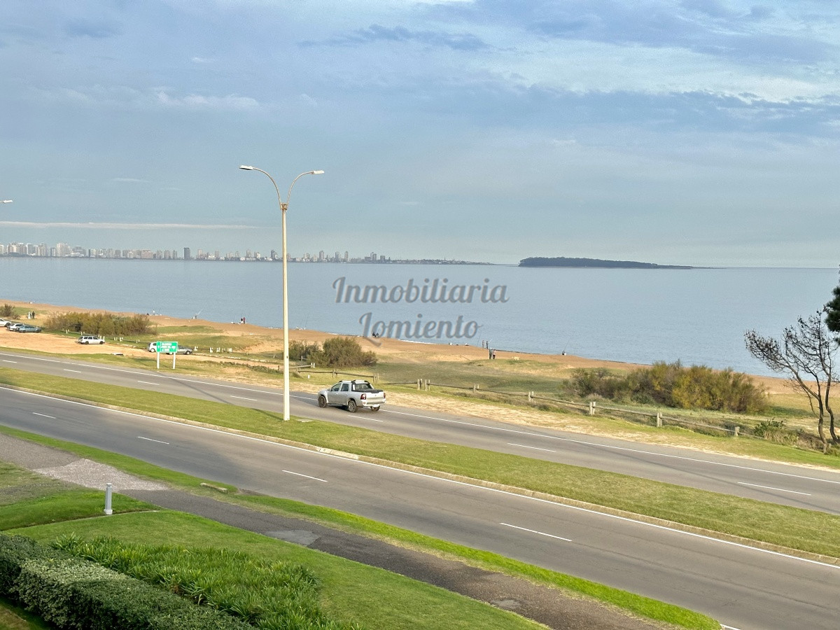 Apartamento ID.1395 - Venta- alquiler temporada apartamento 2 dormitorios con vista al mar Edificio Cruceros
