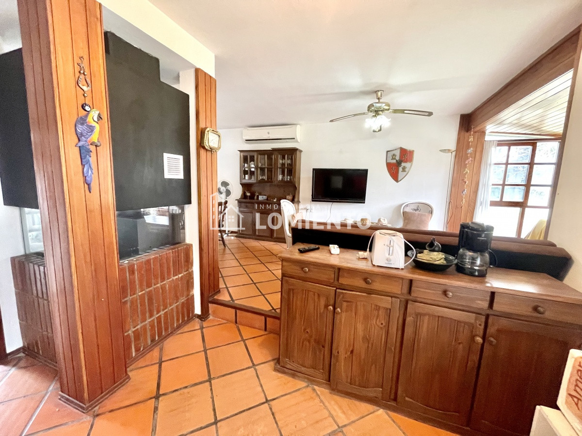 Apartamento ID.1132 - Venta-alquiler temporada apartamento de 4 dormitorios complejo Green Grass