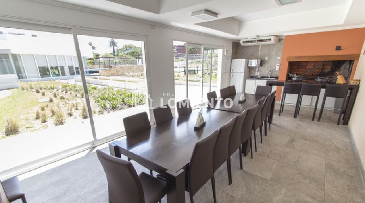 Apartamento ID.258 - Alquiler anual-temporada 2 dormitorios y servicio, edificio Casino Tower