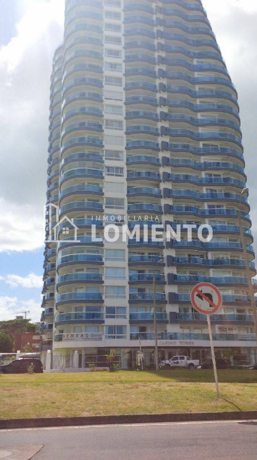 Apartamento ID.258 - Alquiler anual-temporada 2 dormitorios y servicio, edificio Casino Tower