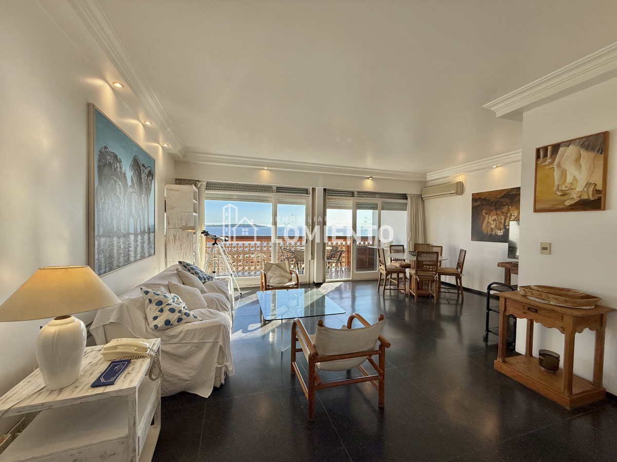 Apartamento ID.820 - Venta apartamento 2 dormitorios y servicio Torre Vanguardia