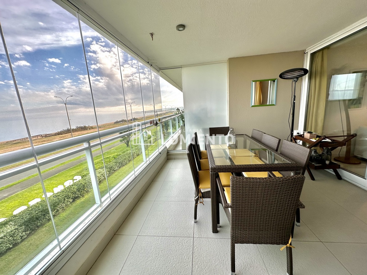 Apartamento ID.1395 - Venta- alquiler temporada apartamento 2 dormitorios con vista al mar Edificio Cruceros