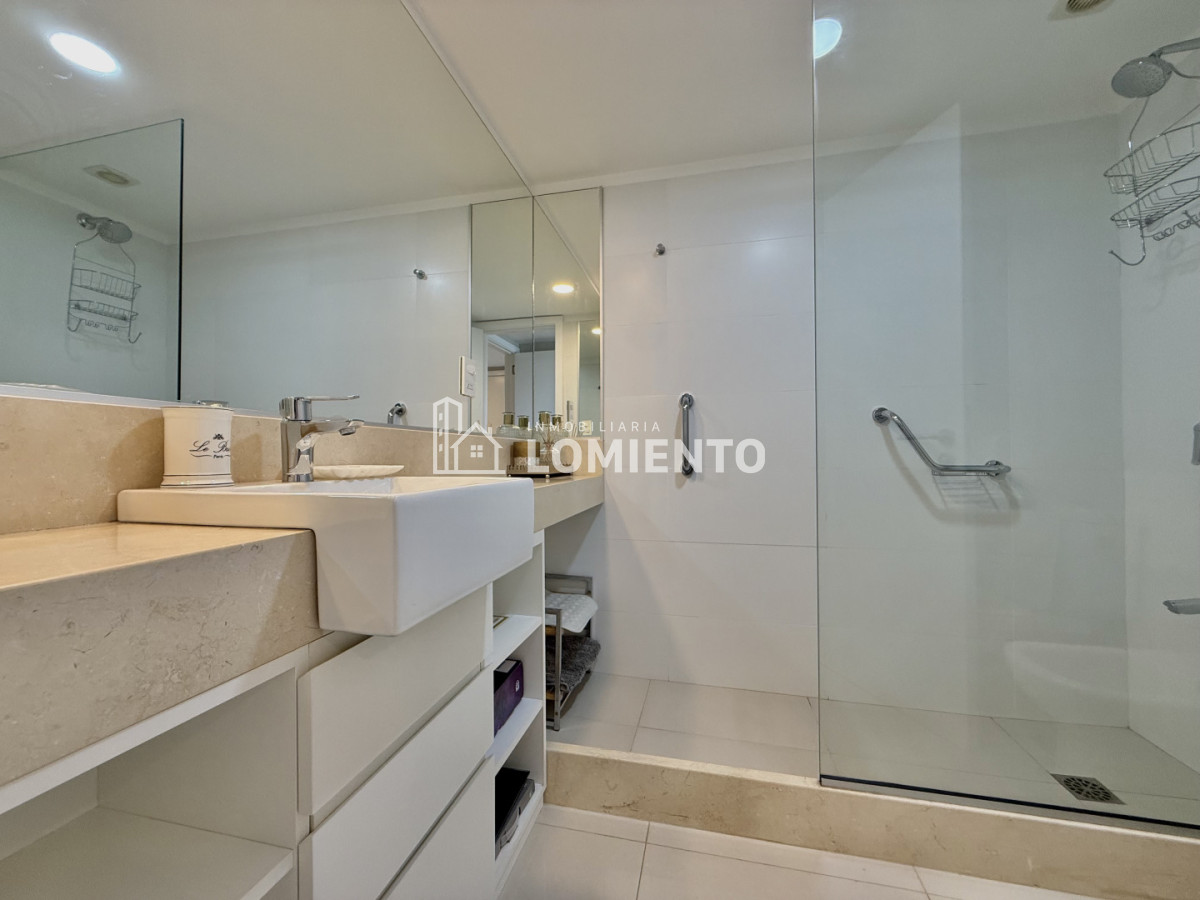 Apartamento ID.1804 - Venta apartamento 2 dormitorios y servicio Edificio Horizonte 