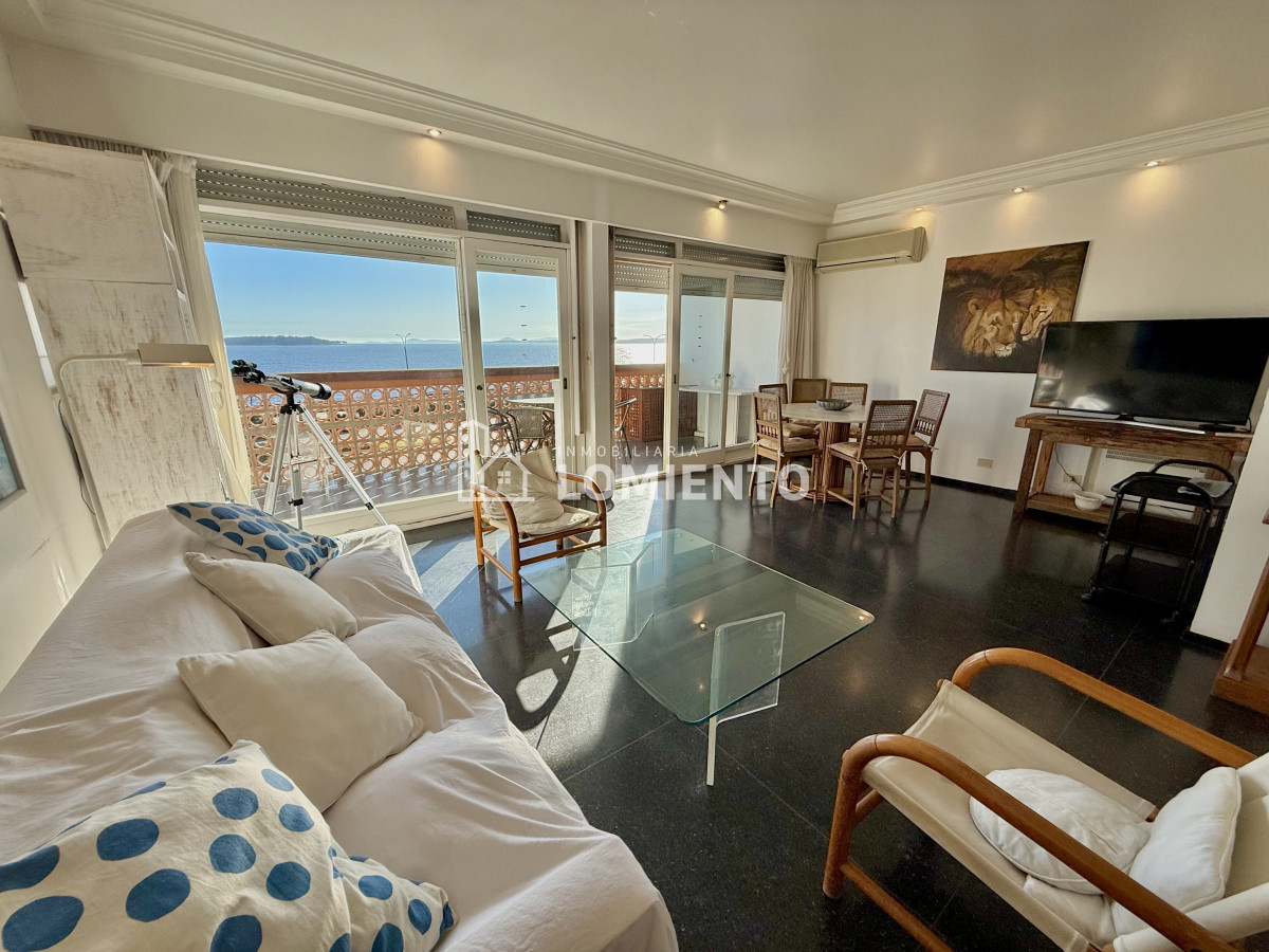 Apartamento ID.820 - Venta apartamento 2 dormitorios y servicio Torre Vanguardia