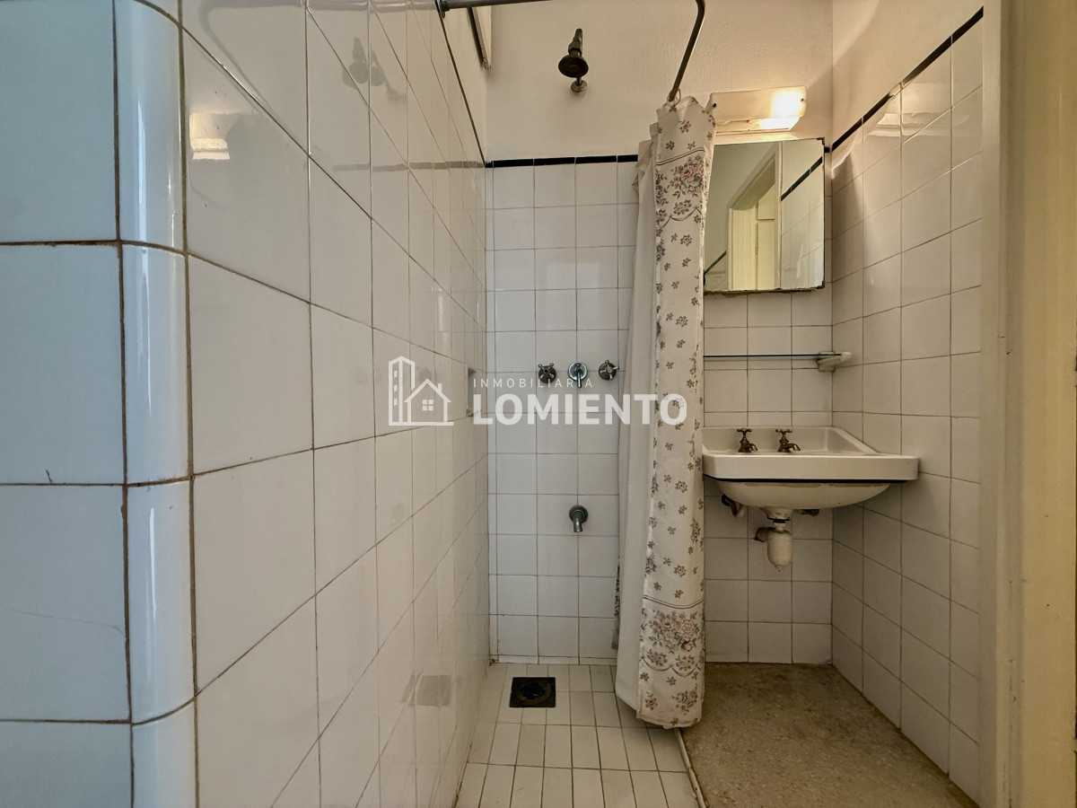 Apartamento ID.820 - Venta apartamento 2 dormitorios y servicio Torre Vanguardia