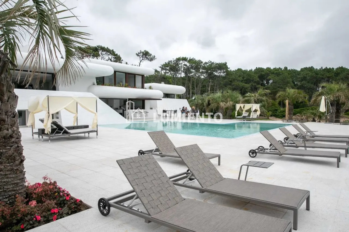 Apartamento ID.1812 - Venta- alquiler anual apartamento 3 dormitorios y Servicio Edificio Poseidon Laguna 