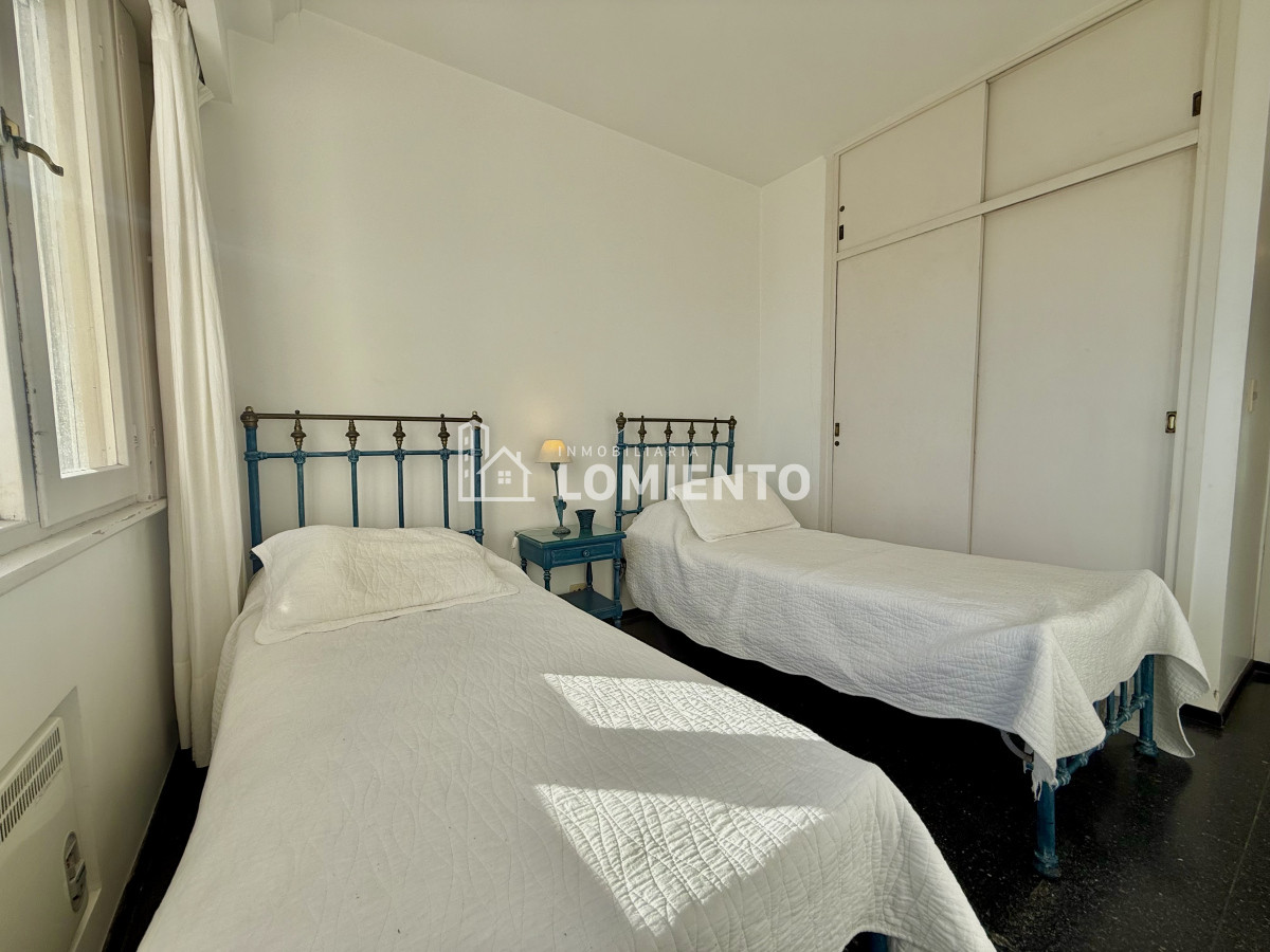 Apartamento ID.820 - Venta apartamento 2 dormitorios y servicio Torre Vanguardia