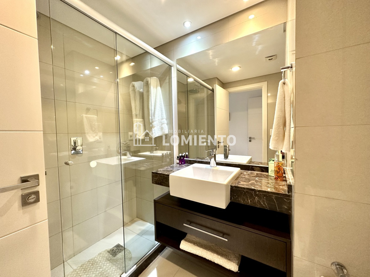 Apartamento ID.1395 - Venta- alquiler temporada apartamento 2 dormitorios con vista al mar Edificio Cruceros
