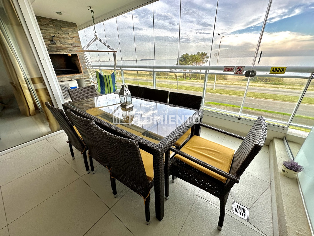 Apartamento ID.1395 - Venta- alquiler temporada apartamento 2 dormitorios con vista al mar Edificio Cruceros