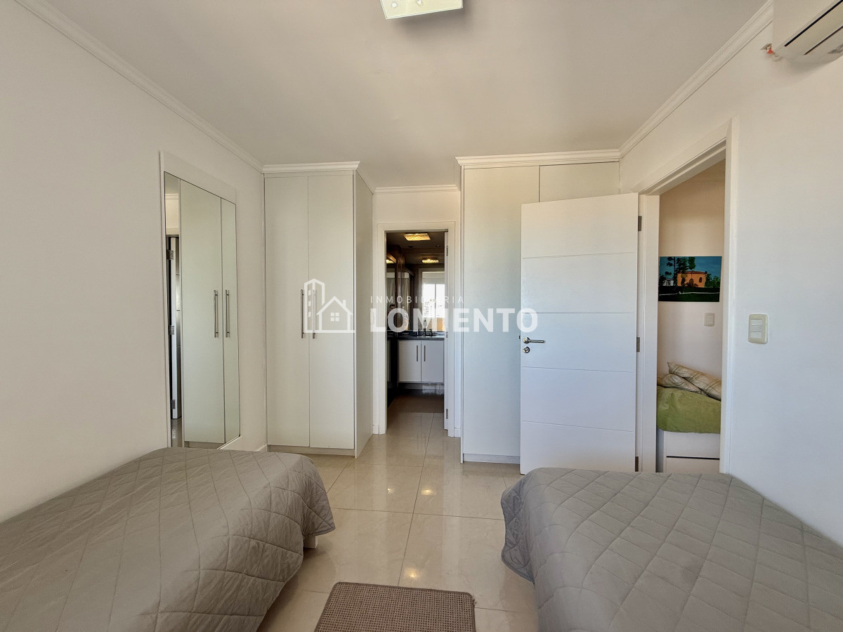 Apartamento ID.1726 - Venta apartamento 2 dormitorios y medio Edificio Casino Tower