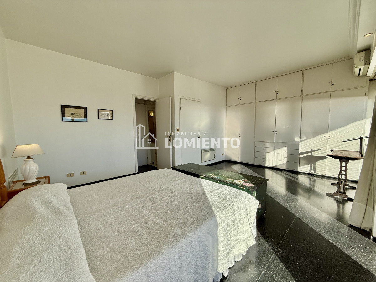 Apartamento ID.820 - Venta apartamento 2 dormitorios y servicio Torre Vanguardia