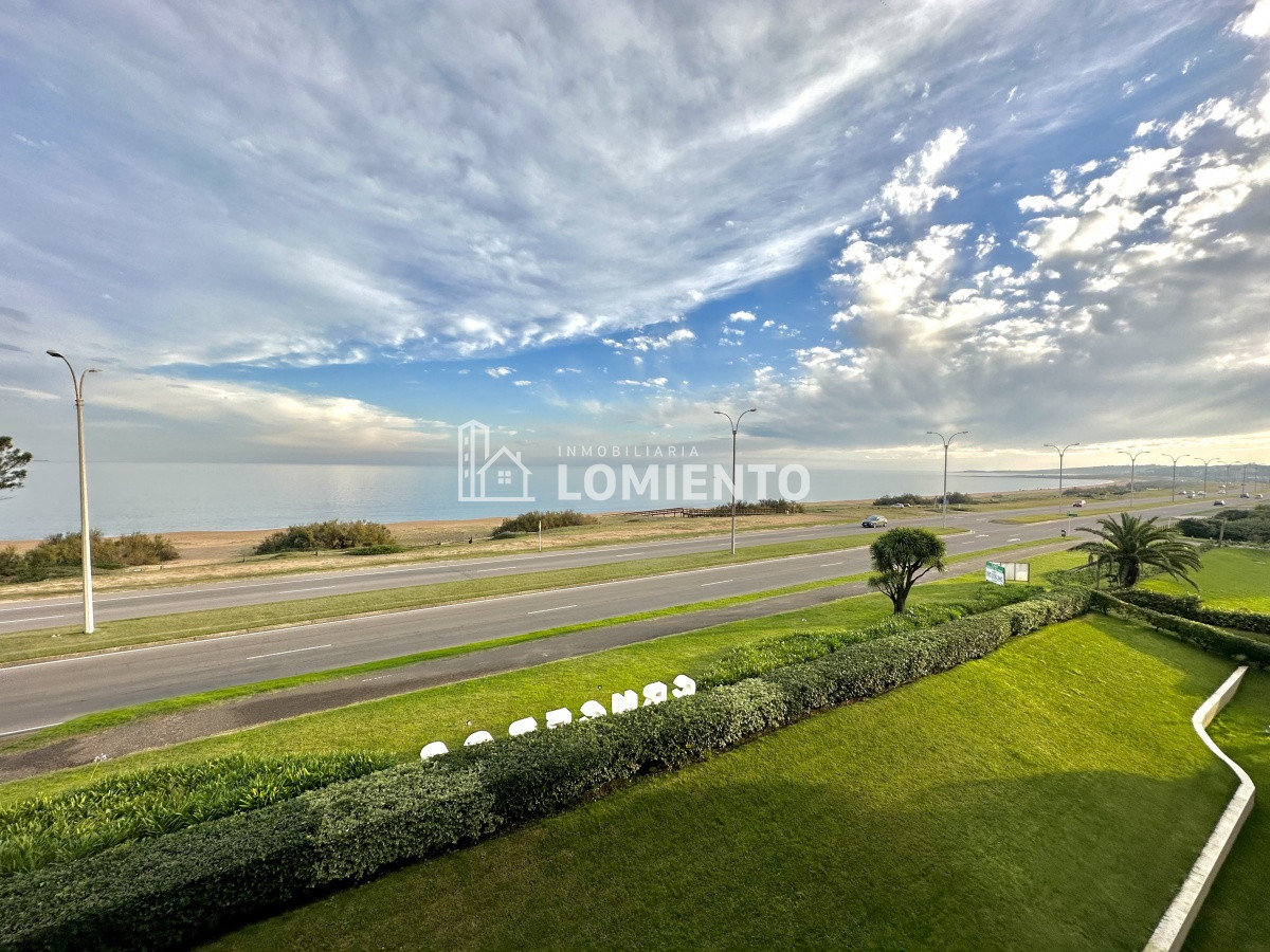 Apartamento ID.1395 - Venta- alquiler temporada apartamento 2 dormitorios con vista al mar Edificio Cruceros