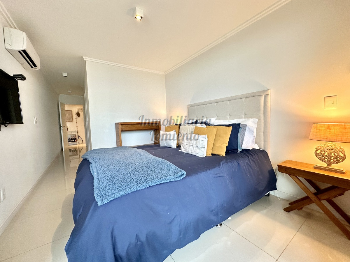 Apartamento ID.1395 - Venta- alquiler temporada apartamento 2 dormitorios con vista al mar Edificio Cruceros