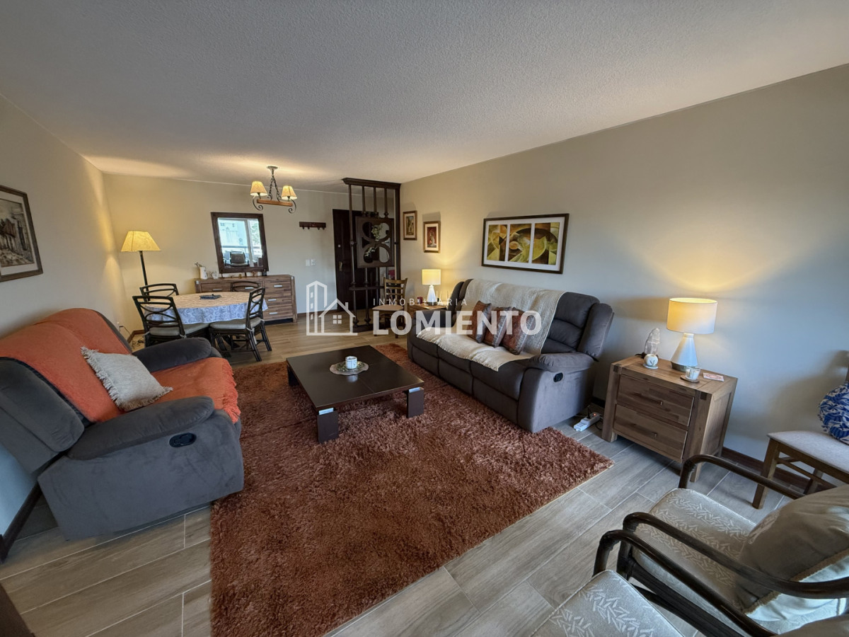 Apartamento ID.1826 - Venta- alquiler anual amplio apartamento de 1 dormitorio Torre Punta del Este