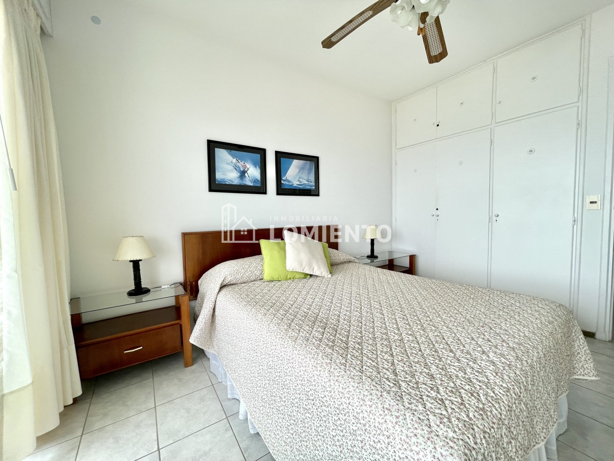 Apartamento ID.1232 - Alquiler temporada apartamento 1 dormitorio Playa Mansa, vista al mar!!