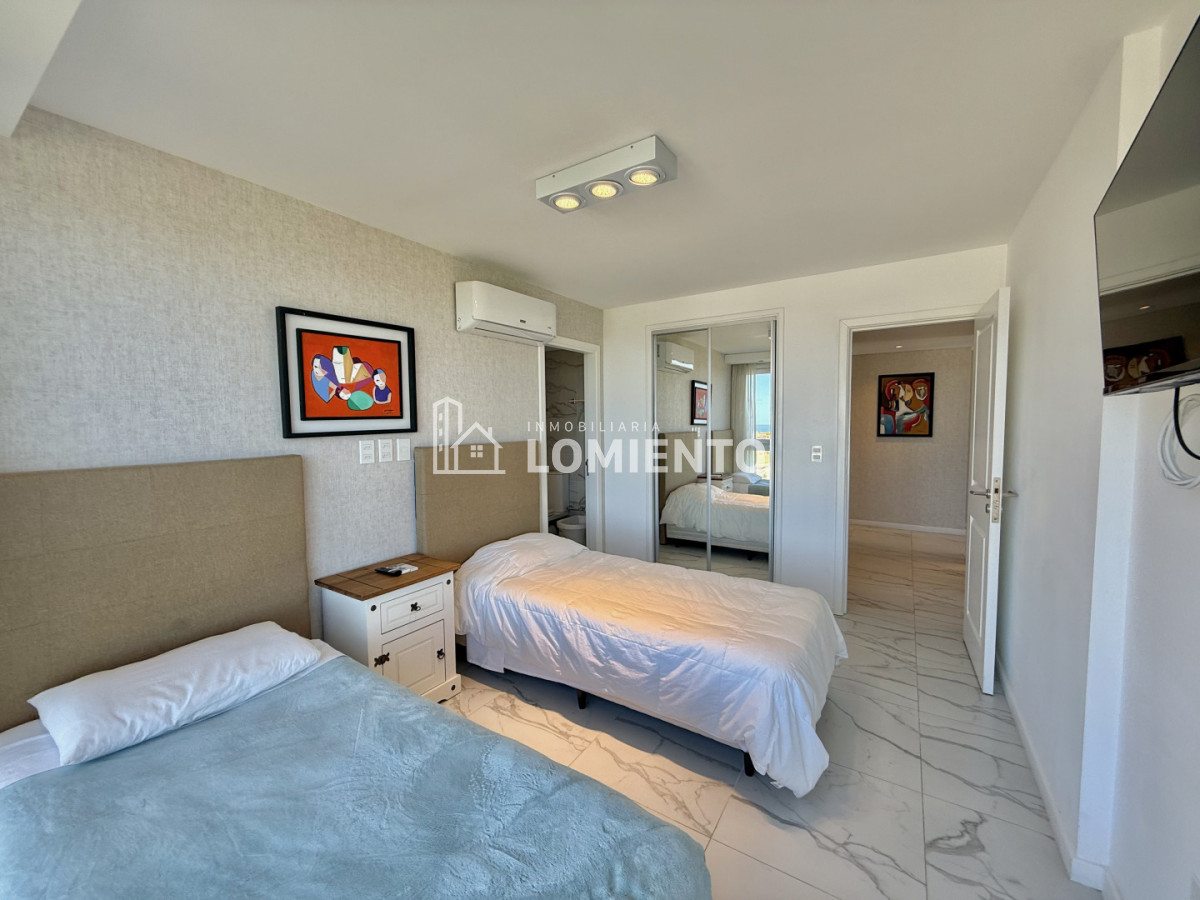 Apartamento ID.1812 - Venta- alquiler anual apartamento 3 dormitorios y Servicio Edificio Poseidon Laguna 