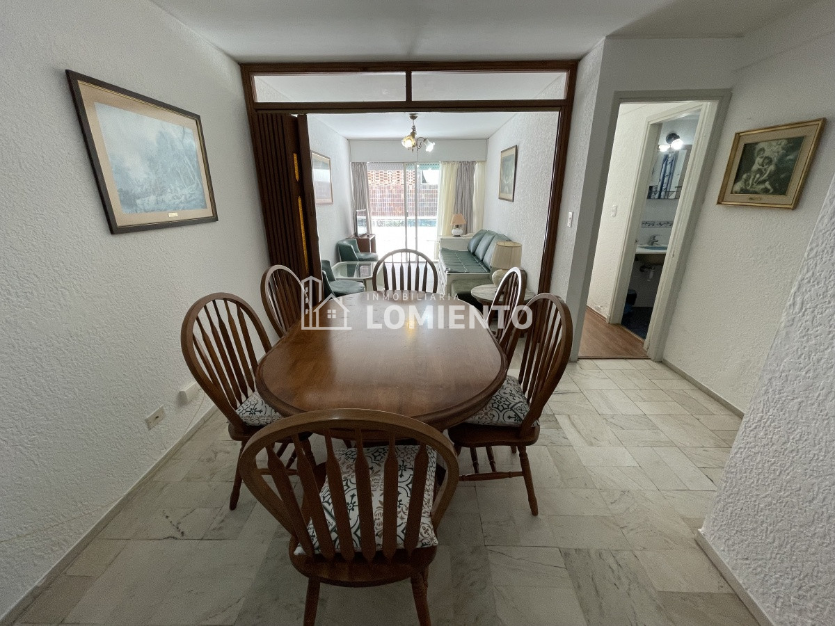 Apartamento ID.1300 - Venta apartamento 1 dormitorio y medio Zona Península 