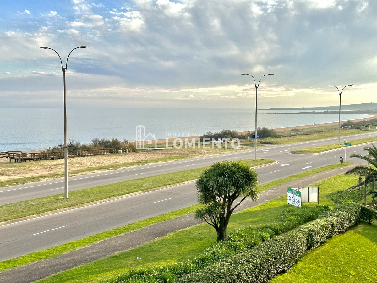 Apartamento ID.1395 - Venta- alquiler temporada apartamento 2 dormitorios con vista al mar Edificio Cruceros