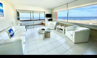 Venta-alquiler anual apartamento 3 dormitorios frente a Playa Brava