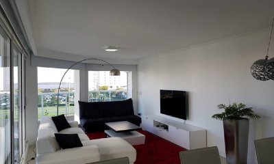 Venta Apartamento 3 dormitorios y servicio playa mansa, excelentes amenities!!