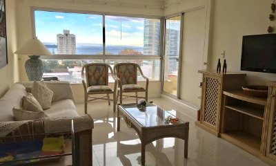 Venta apartamento con vista a playa mansa, 3 dormitorios !!
