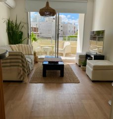 Venta- alquiler temporada apartamento 1 dormitorio y medio Torre Triangulo Brava