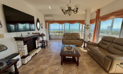 Oportunidad venta pent house 2 dormitorios y servicio Zona Roosevelt