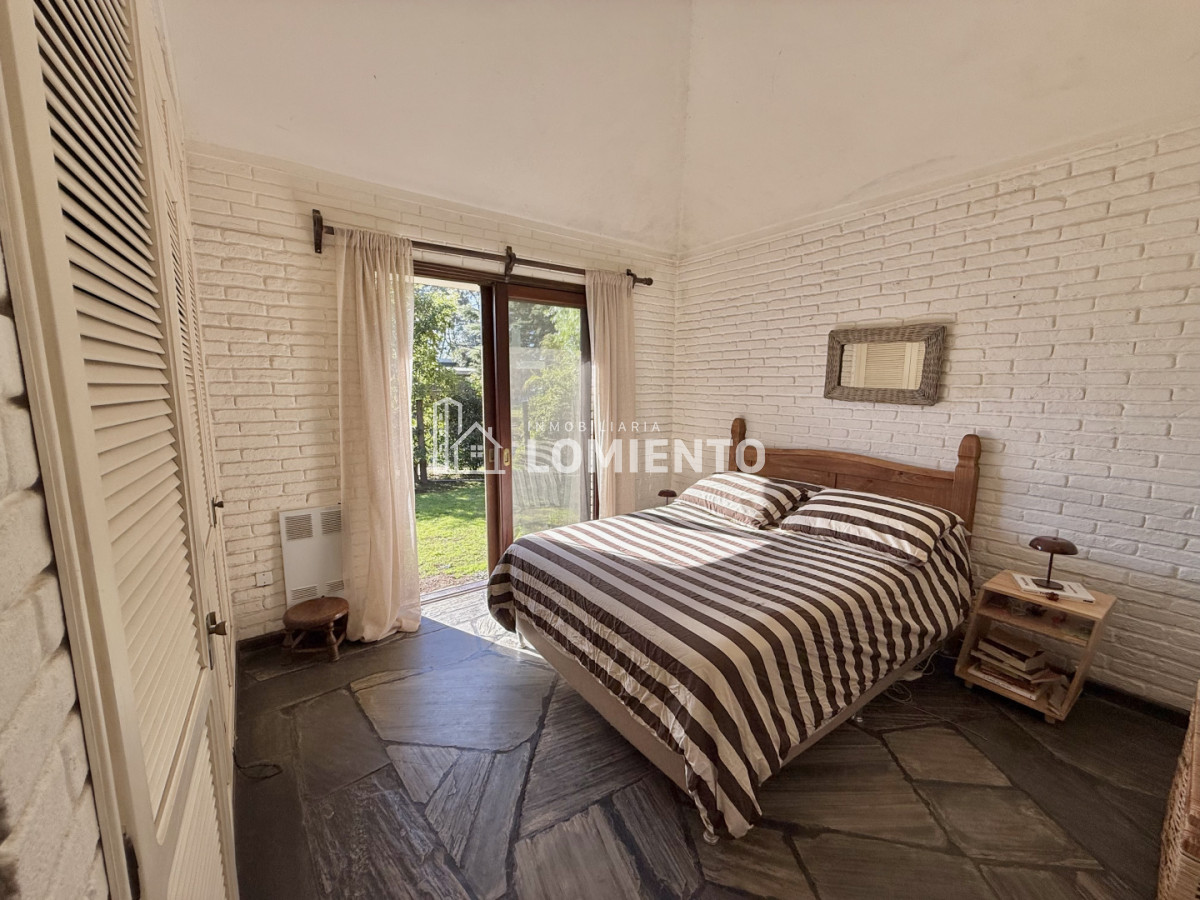 Casa ID.1852 - Oportunidad Venta Casa 4 dormitorios en Barrio Jardines de Cordoba