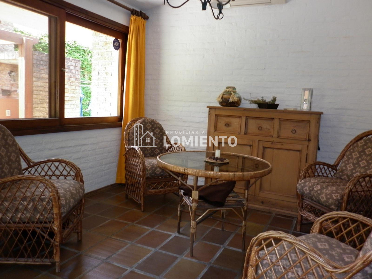Casa ID.1080 - Venta Casa 4 Dormitorios en Pinares