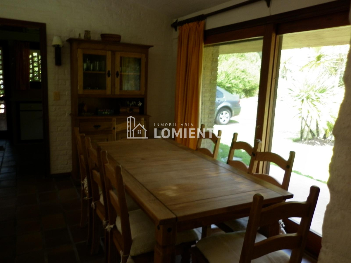 Casa ID.1080 - Venta Casa 4 Dormitorios en Pinares