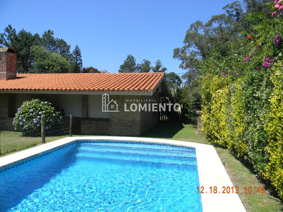 Casa ID.1080 - Venta Casa 4 Dormitorios en Pinares