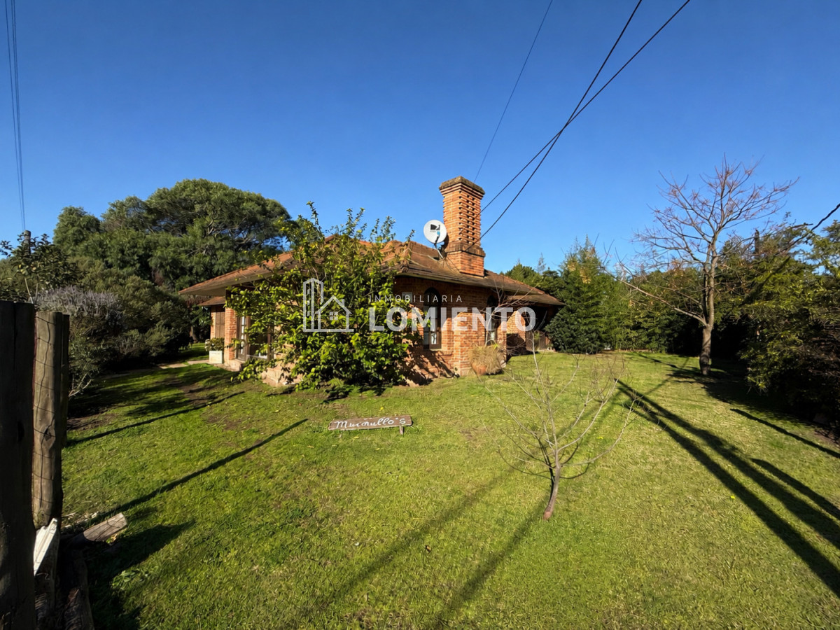 Casa ID.1852 - Oportunidad Venta Casa 4 dormitorios en Barrio Jardines de Cordoba