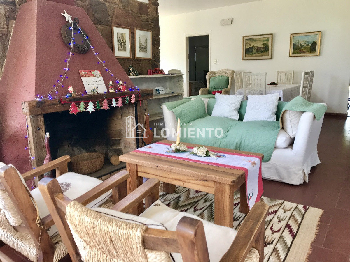 Casa ID.681 - Alquiler anual casa 3 dormitorios barrio cantegril 