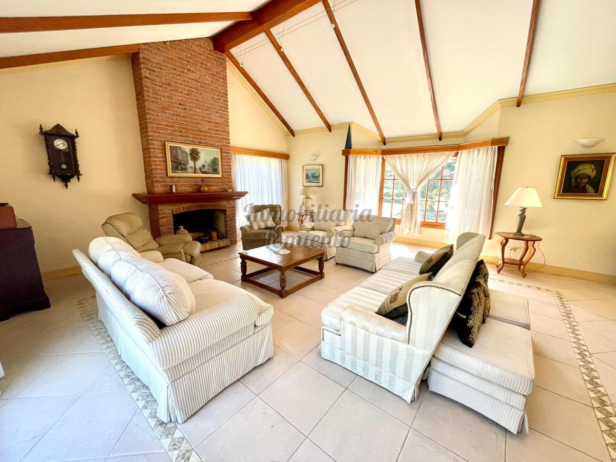 Casa ID.745 - Venta- alquiler temporada espectacular casa 4 dormitorios Cantegril 