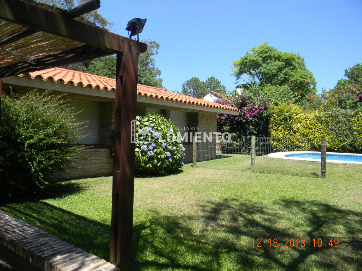 Casa ID.1080 - Venta Casa 4 Dormitorios en Pinares