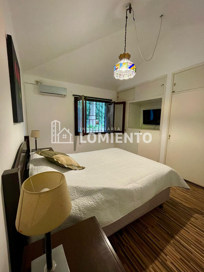 Casa ID.600 - Alquiler anual / venta casa 4 dormitorios y 3 baños, zona colegios 