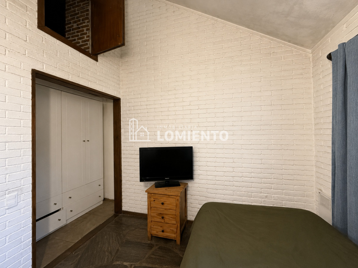 Casa ID.1852 - Oportunidad Venta Casa 4 dormitorios en Barrio Jardines de Cordoba