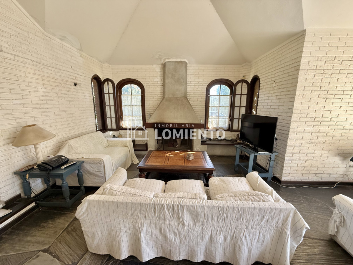 Casa ID.1852 - Oportunidad Venta Casa 4 dormitorios en Barrio Jardines de Cordoba