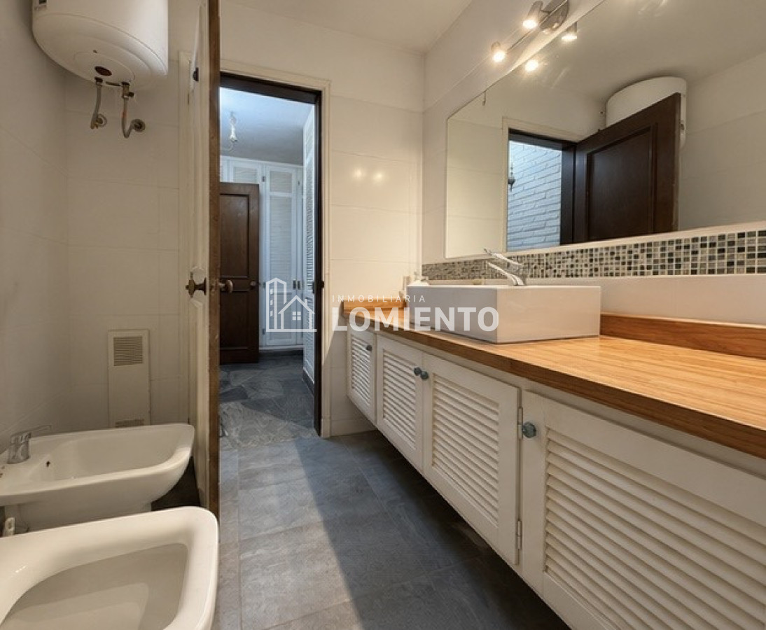 Casa ID.1852 - Oportunidad Venta Casa 4 dormitorios en Barrio Jardines de Cordoba