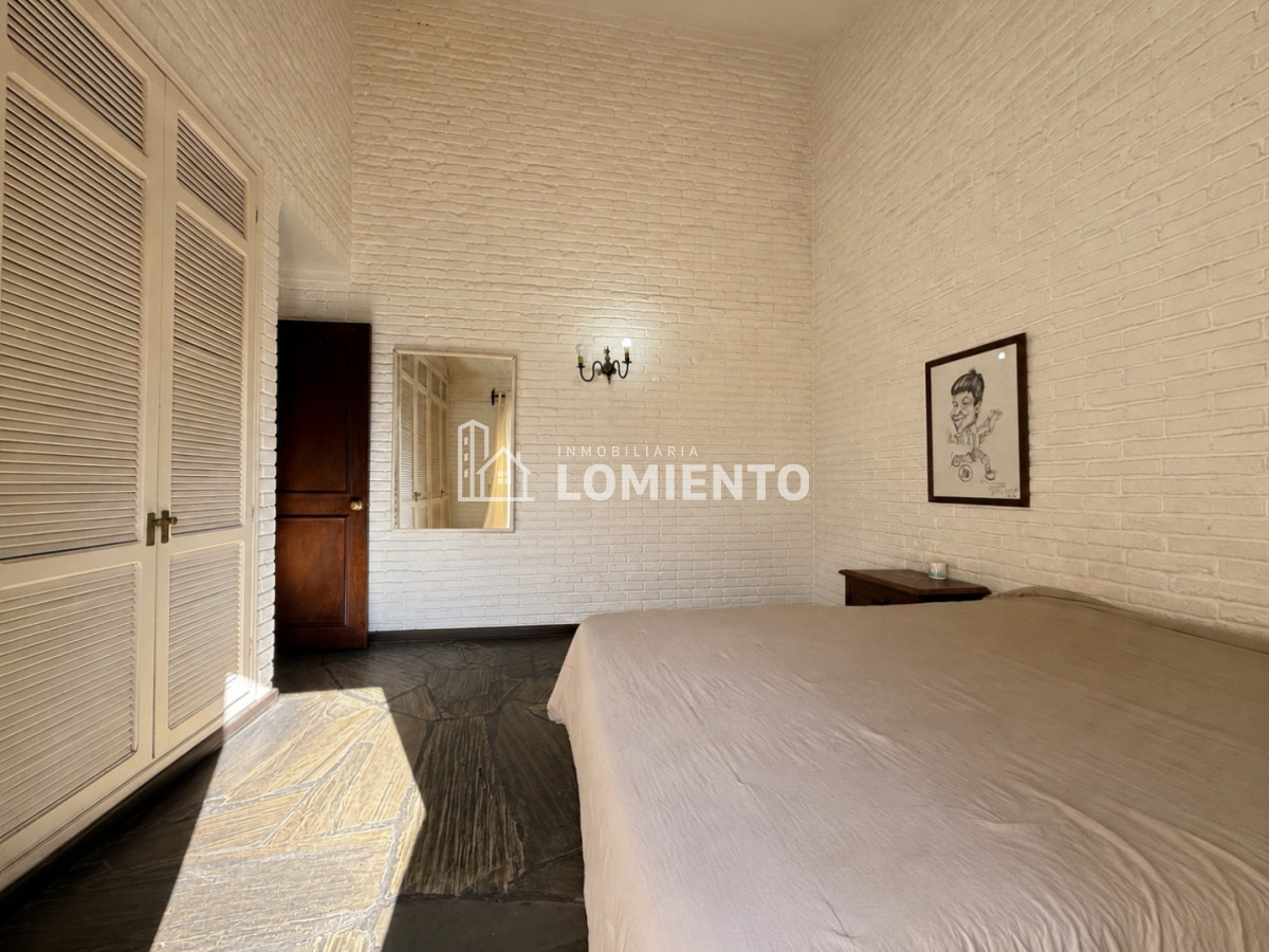 Casa ID.1852 - Oportunidad Venta Casa 4 dormitorios en Barrio Jardines de Cordoba