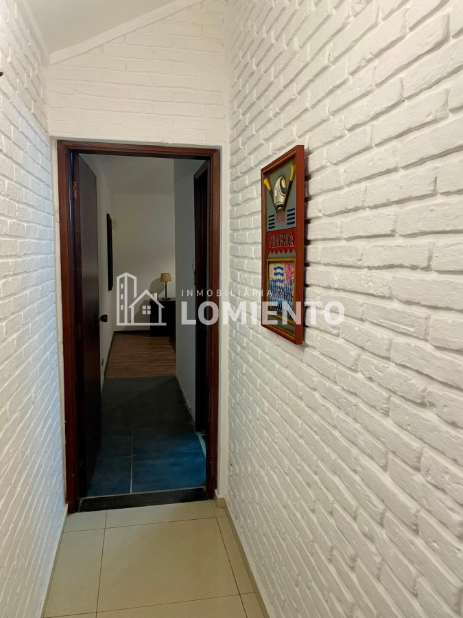 Casa ID.600 - Alquiler anual / venta casa 4 dormitorios y 3 baños, zona colegios 