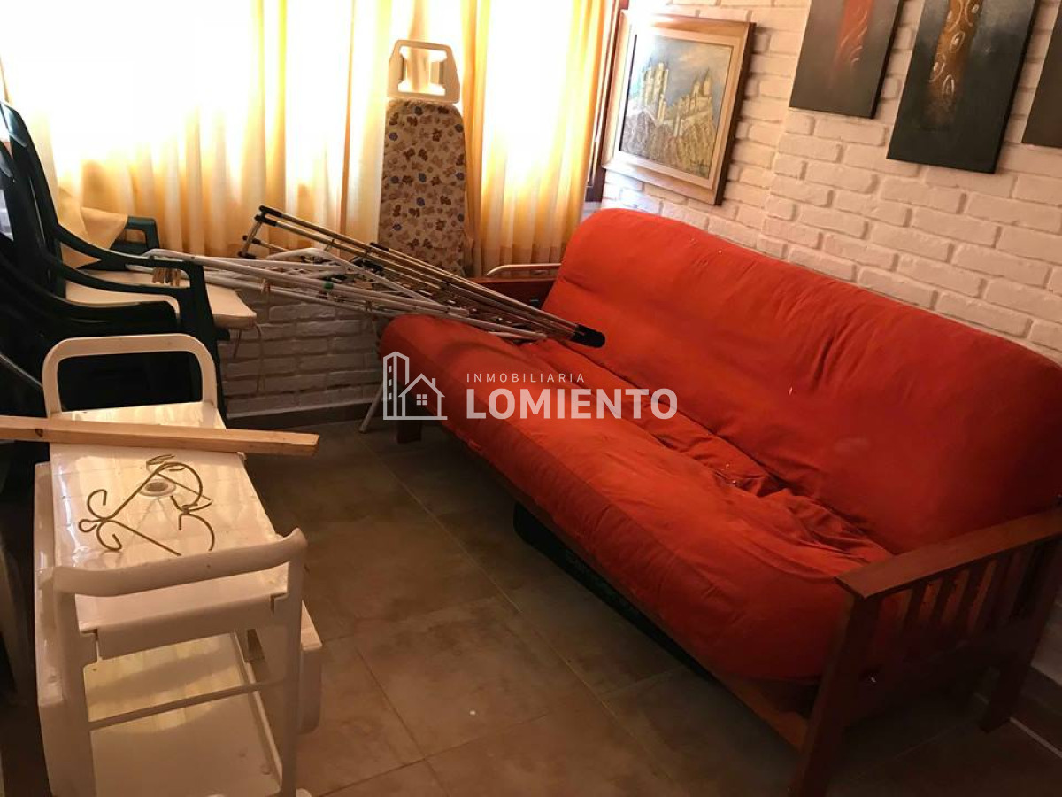 Casa ID.600 - Alquiler anual / venta casa 4 dormitorios y 3 baños, zona colegios 