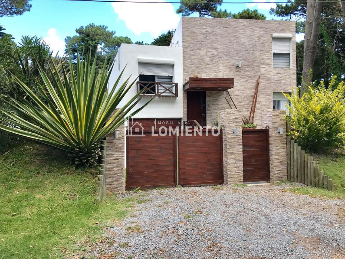 Casa ID.392 - Venta casa 4 dormitorios zona San Rafael